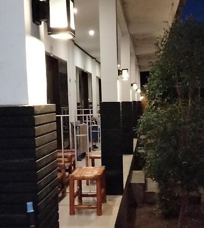 Akalanka Homestay กีลีตราวางัน ภายนอก รูปภาพ